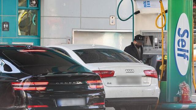 휘발유 오르고 경유 내리고…가격차 80원대 진입