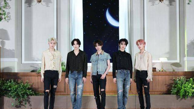 ‘4세대 리더’ 투모로우바이투게더, 美 ‘빌보드 200’ 정상 밟았다