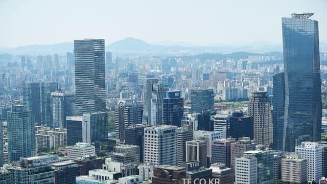 6억 받고 떠나겠습니다…은행 희망퇴직에 2200여 명 퇴사