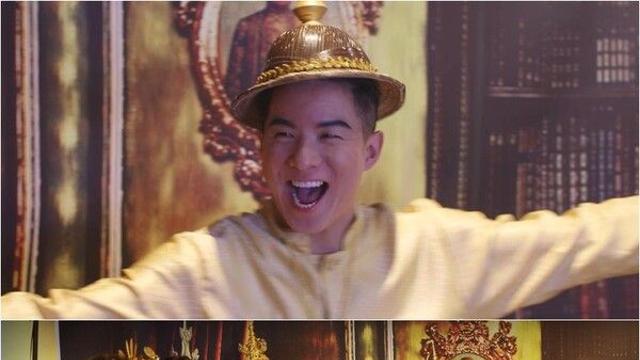 걸어서 환장 속으로 태국 간 나태주, 여섯 고모와 함께 야시장 런웨이