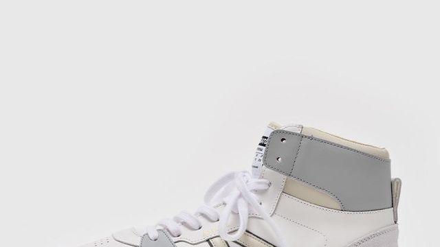 보드 스니커즈가 온다