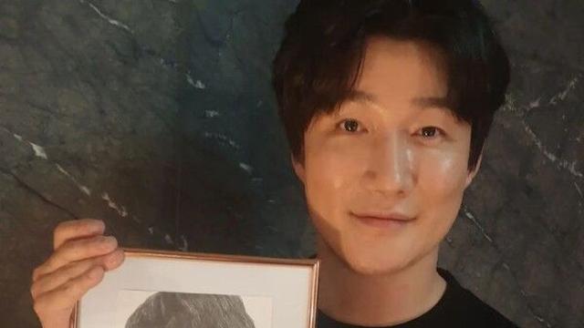 더 글로리 추 선생 허동원, 오늘1일 비연예인 연인과 결혼