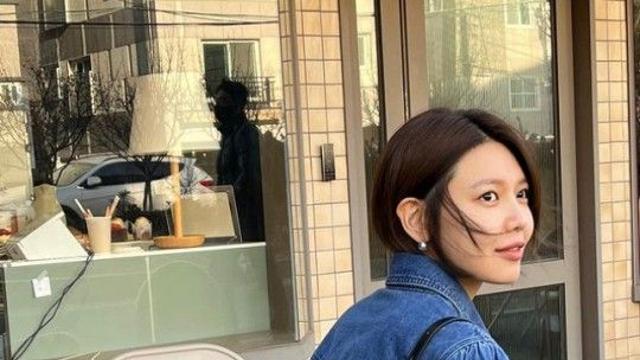 수영, ♥정경호랑 데이트 중 꾸안꾸 청청패션 눈길