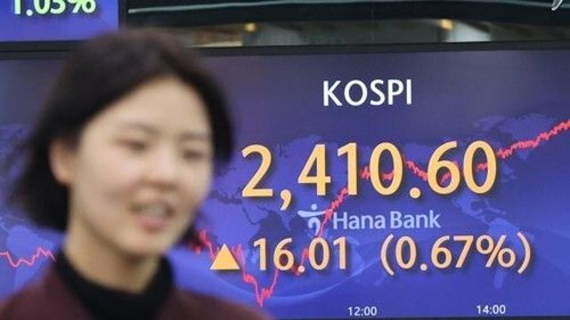 마감 에스엠 23 급락 11만3100원…카카오하이브, 동반 강세