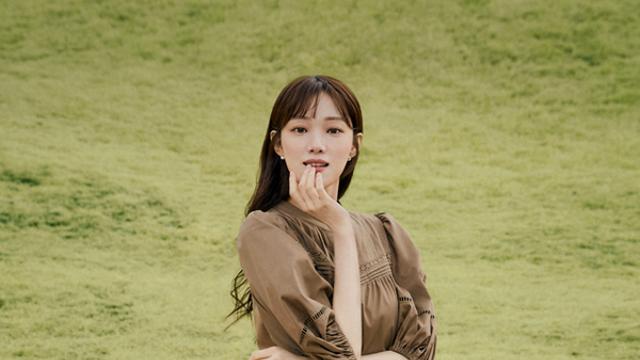 롱원피스에서 브라톱까지… 이성경의 트렌디한 썸머룩