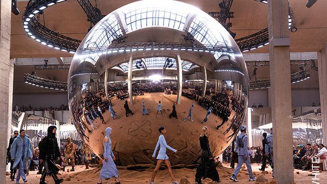 PAST  FUTURE 과거와 현재의 앙상블 2023 FW 파리 패션 위크