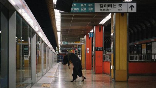 옥수역귀신 괴담 속 그녀…원작 웹툰 싱크로율 200 음산