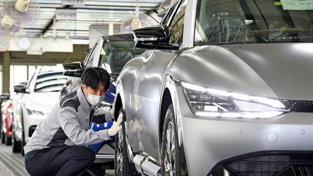 美 전기차 보조금 대상 모델 공개, 현대차·기아는 미포함