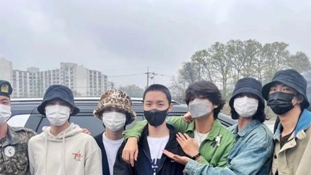 BTS, 제이홉 입대 위해 뭉쳤다 다음 사람
