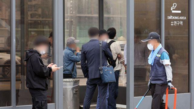 “전자담배 세율 인상 검토 안해”…정부 해명에도, 흡연자·업계 의심