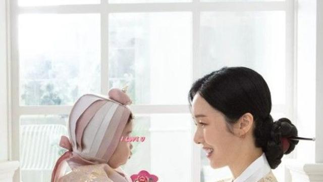 이정현, 돌 맞은 딸 첫 공개…통통한 볼살 너무 귀여워