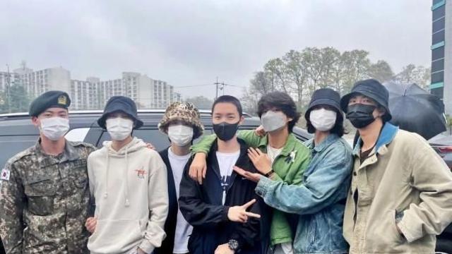BTS News 제이홉 입소 때 BTS 차량 특혜 의혹 터졌다 軍 아냐…워낙 인기가 많다보니