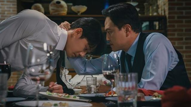 이도현, 푹 숙인 고개…정웅인의 위험한 속삭임 나쁜엄마