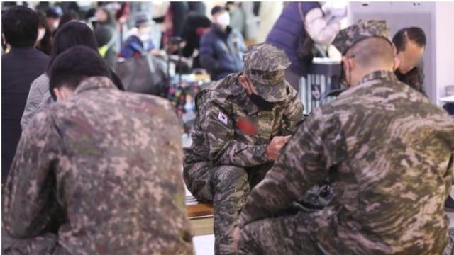 2025년 병장 월급 150만원…軍 복무기간 국민연금 강제가입 고려
