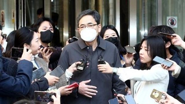 검찰, 곽상도 50억 의혹 하나은행 前부행장 소환