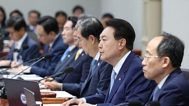 이슈 종합  대통령의 간호법 거부권 행사, 입법권 남용 vs 입법권 무시