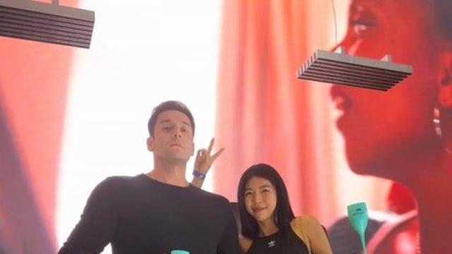 줄리엔강♥ 제이제이 공개열애 시작… 계획 없이 잘 만나는 게 목표