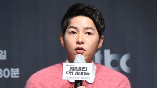 송중기, ♥케이티와 재벌집 촬영장 동행… 스태프인 줄