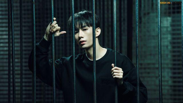 테베랜드 손우현, 1인2역 각각에 따라 완전히 달라지는 눈빛