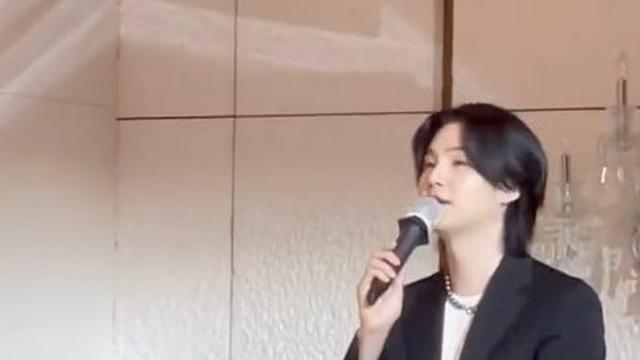 슈가, 친형 장가가는날 직접 축사 두 분 정말 행복하게 살았으면 좋겠다 형과 포옹
