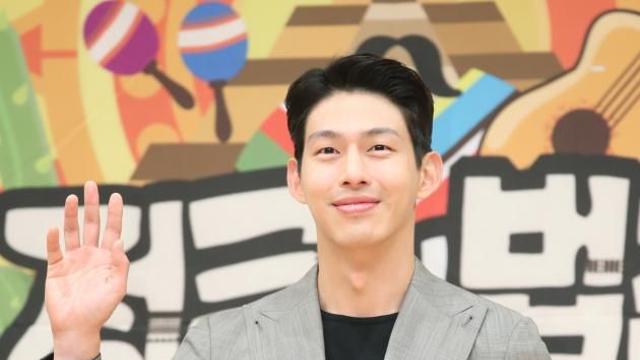 불륜설 제기 A씨, 악의적이다… UN 최정원, 허위사실 강경 대응