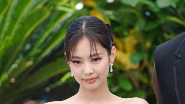 내 몸 가만두질 못해… 제니, 과거 설렁설렁 퍼포먼스 비판에 속사정 고백했다