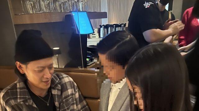 신세계 부회장이 전한 강동원 근황…여전한 미모 사인 받음