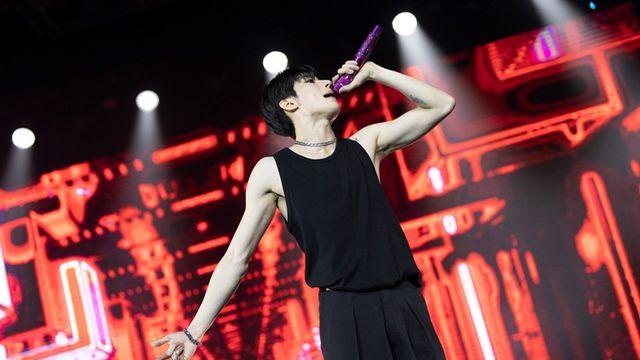 한승우, 첫 솔로 아시아 투어 시작…태국 팬들과 친근 소통