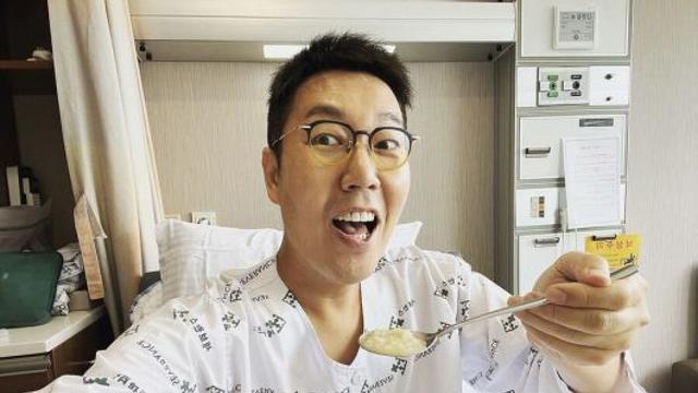 스타헬스 김영철, 연골 파열로 봉합 수술 반월상연골파열된 오른쪽 무릎 수술