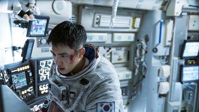 도경수 더 문, 수호 힙하게..연기도 훌륭한 EXO