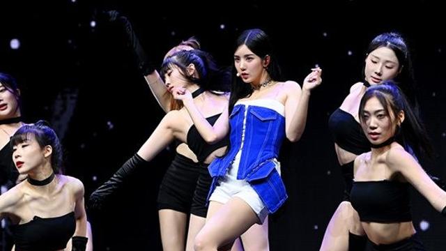 솔로 데뷔 2년 권은비, 목표는 정주행 엑s 현장종합