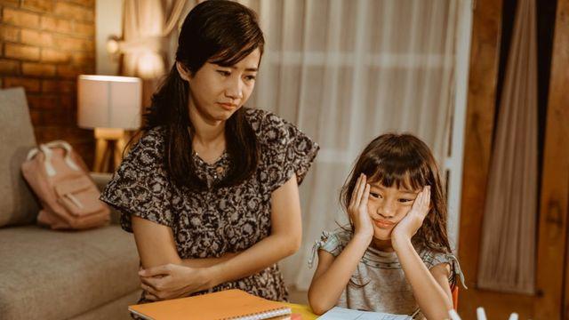 마마걸 특징과 원인  엄마의 그림자에서 벗어나기