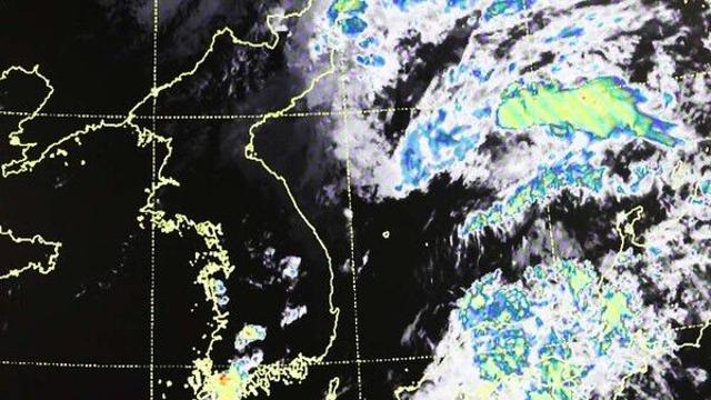 한반도 향하는 태풍 카눈