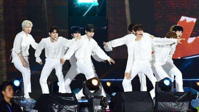 K포토 제로베이스원, 모두 함께 즐겨요