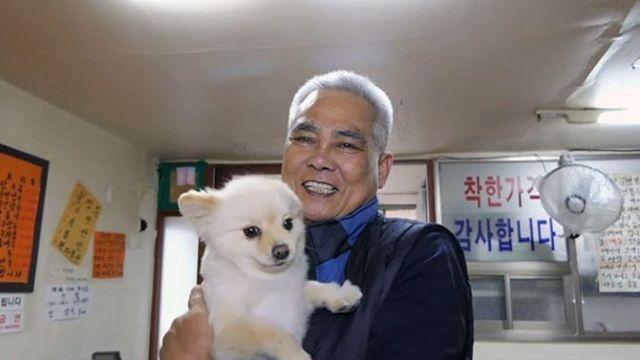알바하는 강아지.jpg
