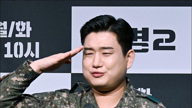 MD포토 남태우, 경례하는 최일구 병장