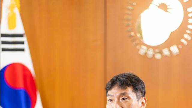 이복현 금감원장, 유럽 3개국 방문해 금융산업 국제화 지원