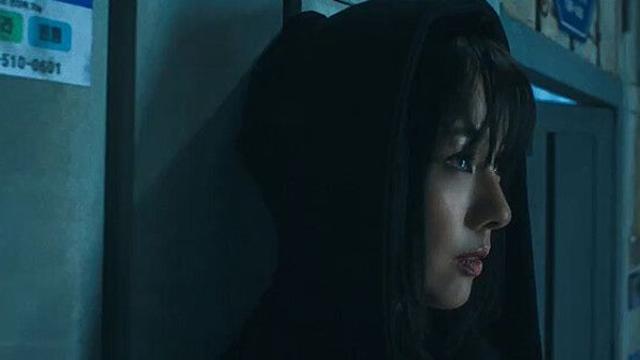 큰 거 온다 이효리, 6년만 컴백 공식화…후디에 반바지 티저 깜짝 공개