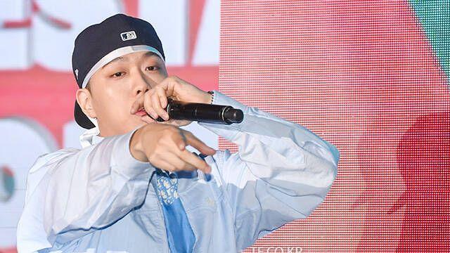 패션페스타 축하무대 선보이는 비와이 TF사진관