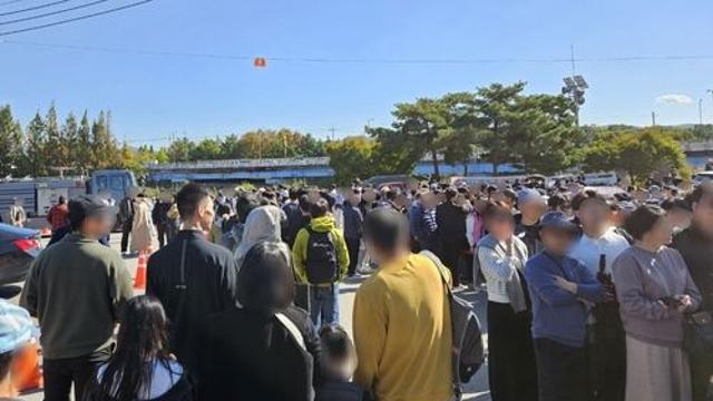 완연한 가을 전국 곳곳 나들이 인파…ADEX 2023에 관람객 긴줄