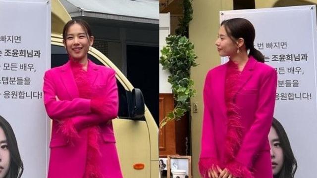 각선미 이 정도였어…조윤희, 핫핑크 하의실종 패션