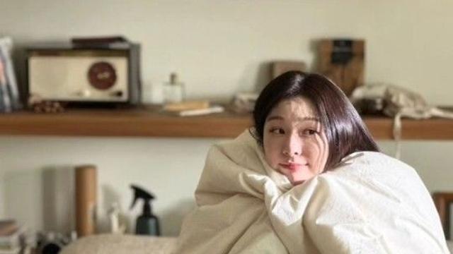 김연아, 이불 하나 감싸고 있을 뿐인데 러블리 한도 초과