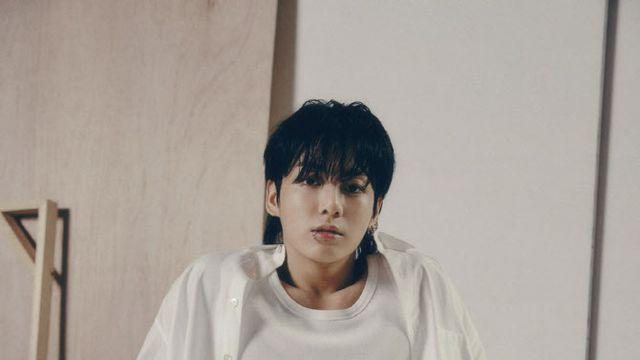 정국 GOLDEN 발매 첫날 더블 밀리언셀러…K팝 솔로 음반 최초