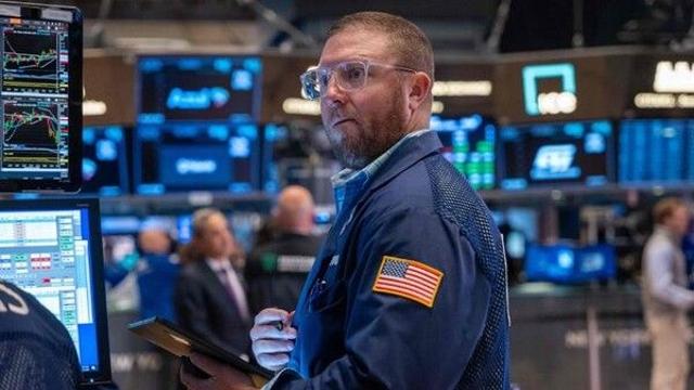 뉴욕증시, 관망세 속에 장기 금리 상승과 주요 지수 소폭 상승 마감