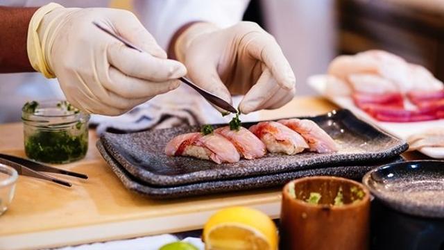 “돈 안 쓰는 시대” MZ 세대 사로잡았던 오마카세, 가격 하락에 줄폐업