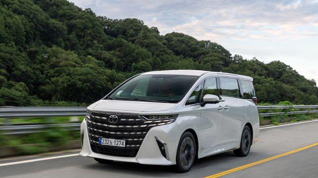 토요타 알파드, ‘최고의 환대’가 주는 안락함·효율성에 빠진다타봤어요