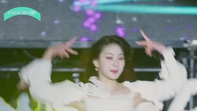 허리라인 이쁜 아이사