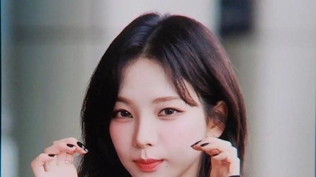 최근 카리나 단발