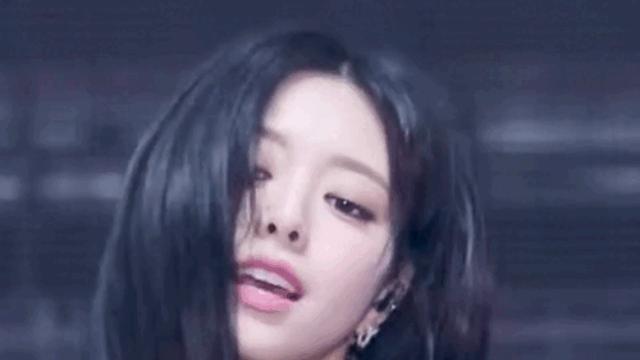 ITZY 유나~!!⋯!