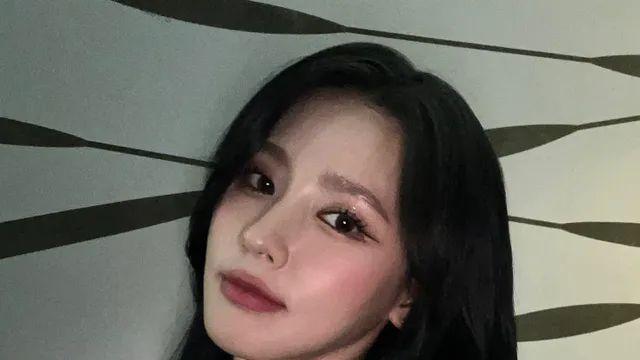 셀카각이 좋은 아이들 미연 은근한 혀낼름